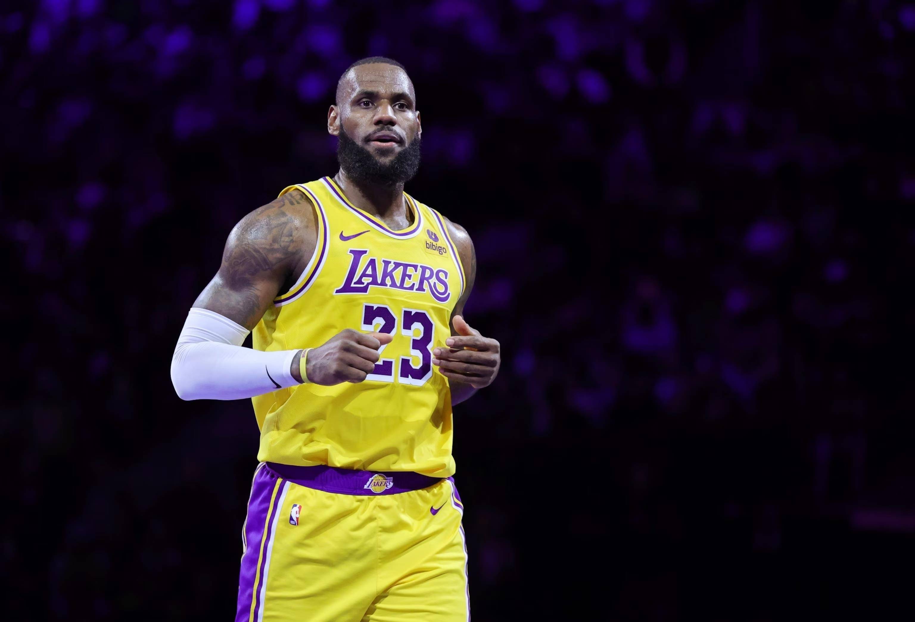 大范：詹姆斯没什么需要证明，但对比赛上瘾让他还会继续打（大范：詹姆斯已无须再证明自己，对比赛的痴迷会让他继续征战）