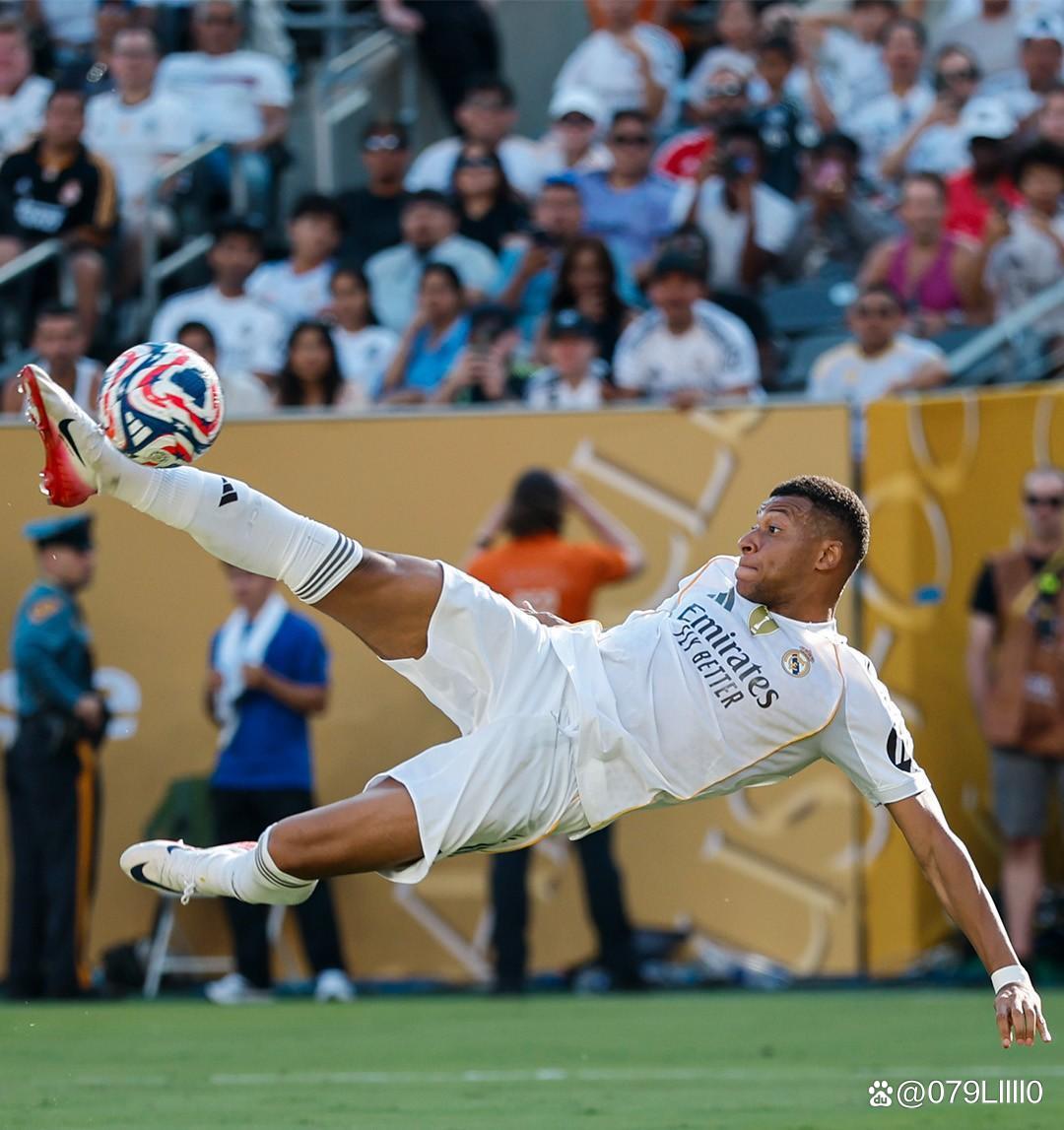 哈曼：拜仁仍是欧冠冠军的重要竞争者，战胜大巴黎是一种警告（哈曼：拜仁依然是欧冠争冠热门，击败大巴黎释放了警示信号）