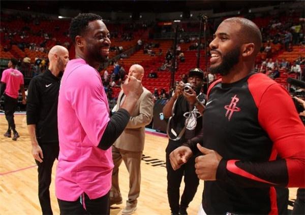 官方：除了被停赛一场之外，阿莱格里还被罚款1万欧元（官方：阿莱格里被禁赛1场并罚款1万欧元）