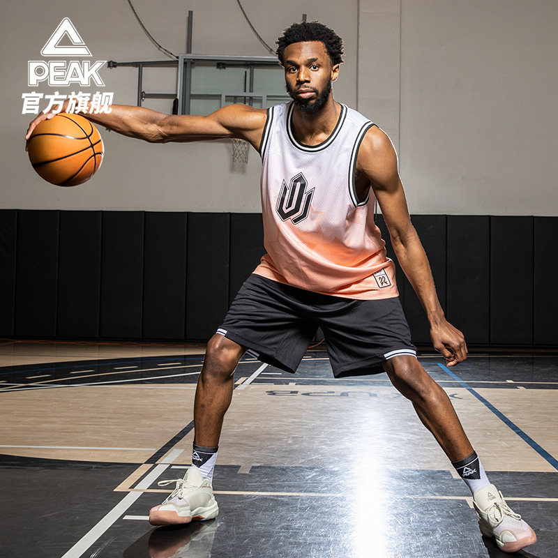 世体：皇马想让阿隆索带队踢西超杯，这个计划已酝酿许久（世体：皇马拟由阿隆索执掌球队征战西超杯，此方案已筹划多时）