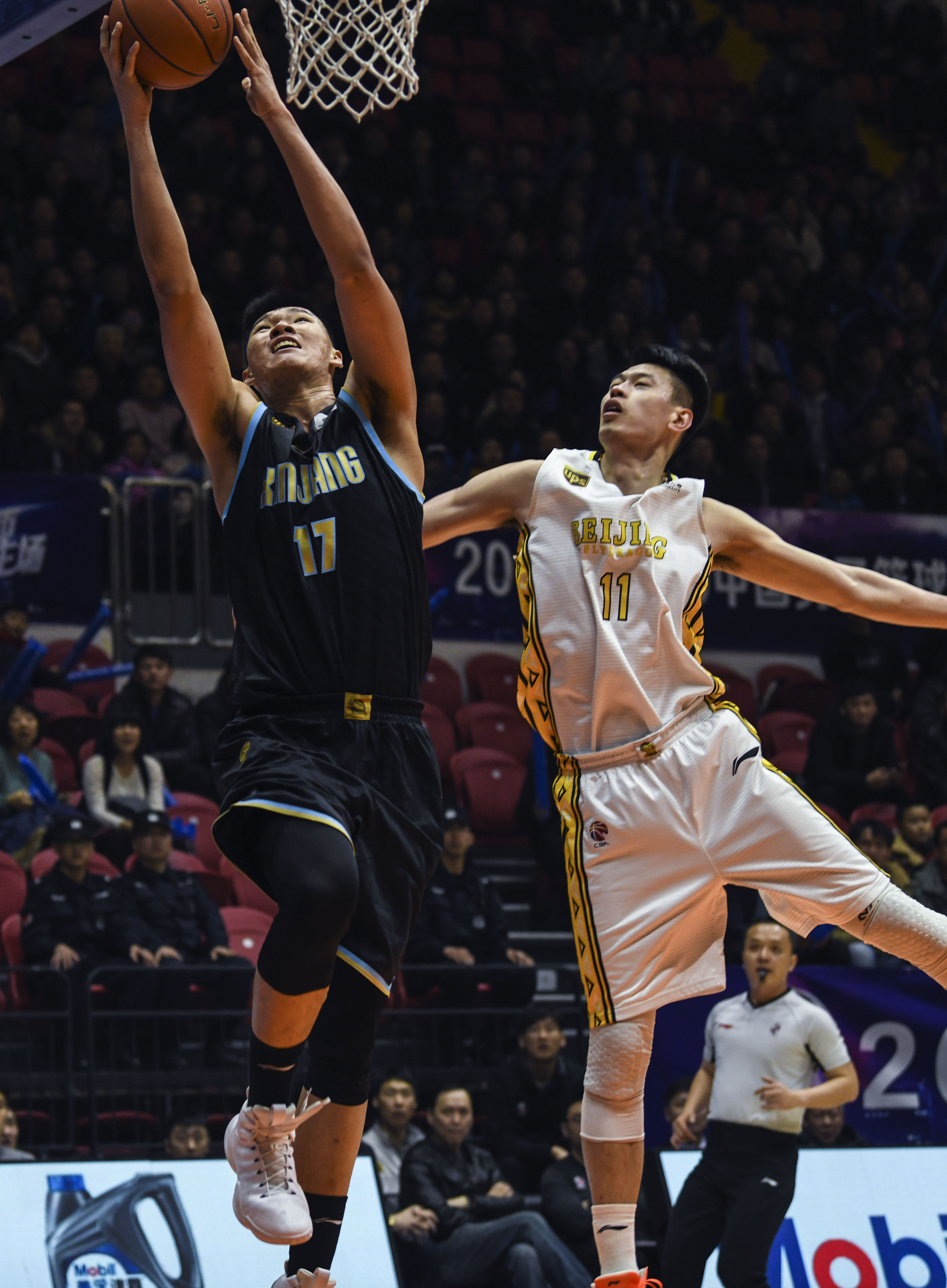 比赛集锦：西班牙4-0格鲁吉亚（西班牙四球零封格鲁吉亚：精彩回放）