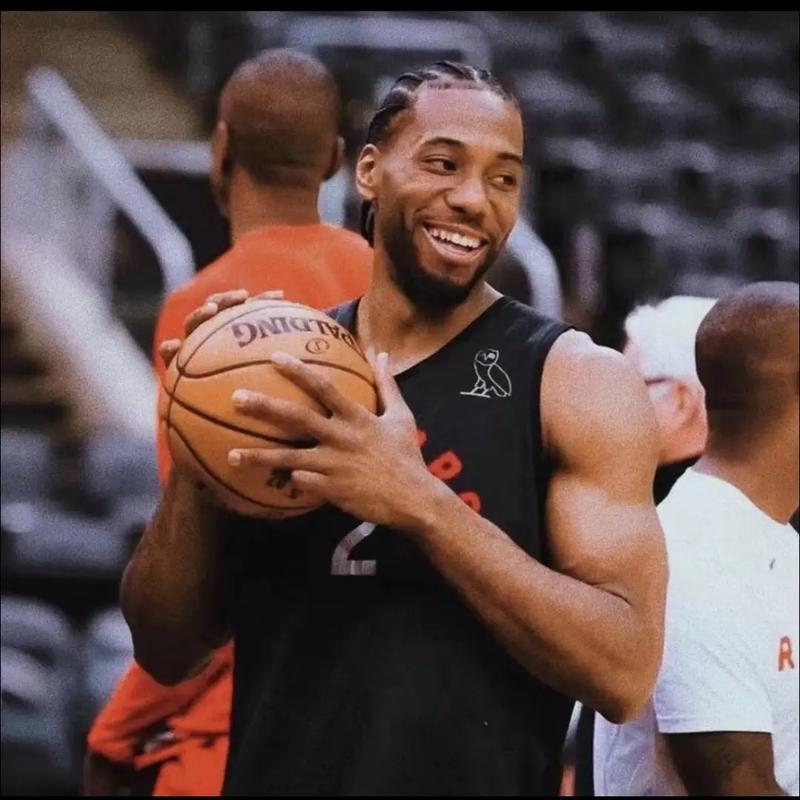 心系老东家，小罗社媒晒照祝贺弗拉门戈巴甲夺冠（小罗社媒发文晒照，祝贺老东家弗拉门戈夺得巴甲冠军）