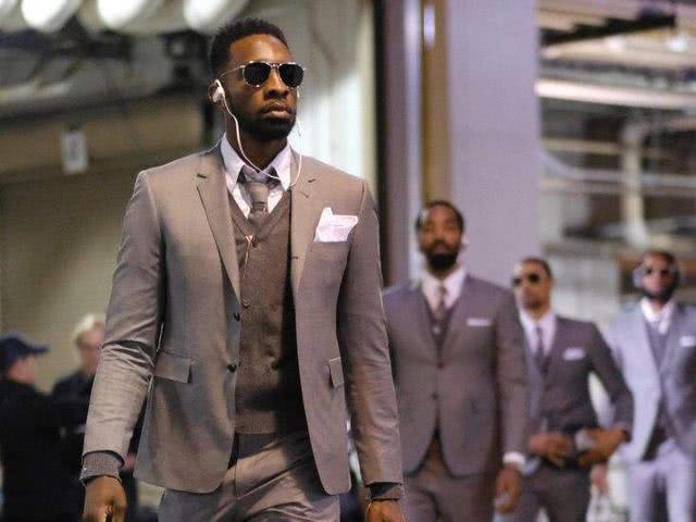 17岁273天，卡尔是拜仁队史德甲单场传射建功最年轻的球员（17岁273天，卡尔刷新拜仁队史德甲单场传射最年轻纪录）