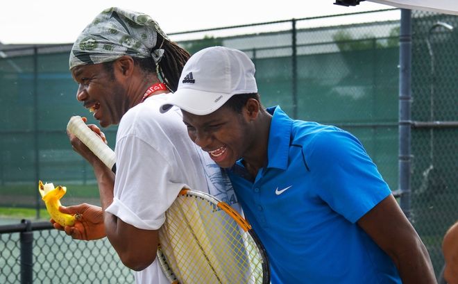 与业内人士 与业内人士