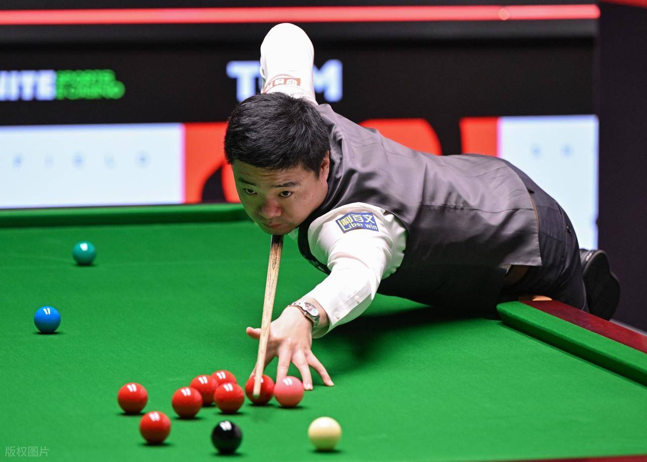 并且在压力 并且在压力